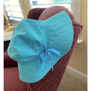 Tommy Bahama Women’s Hat.  Beautiful blue color